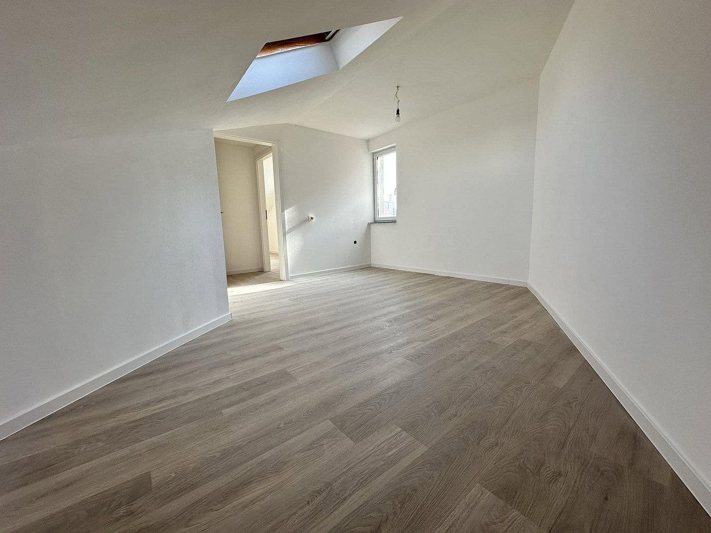 Prenájom bytu 3-izbový 78 m², Bergstraße 56, Apolda, Durínsko Prenájom bytu 3-izbový 78 m², Bergstraße 56, Apolda, Durínsko