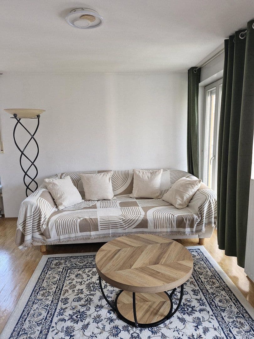 Prenájom bytu 2-izbový 51 m², München, Bavorsko Prenájom bytu 2-izbový 51 m², München, Bavorsko
