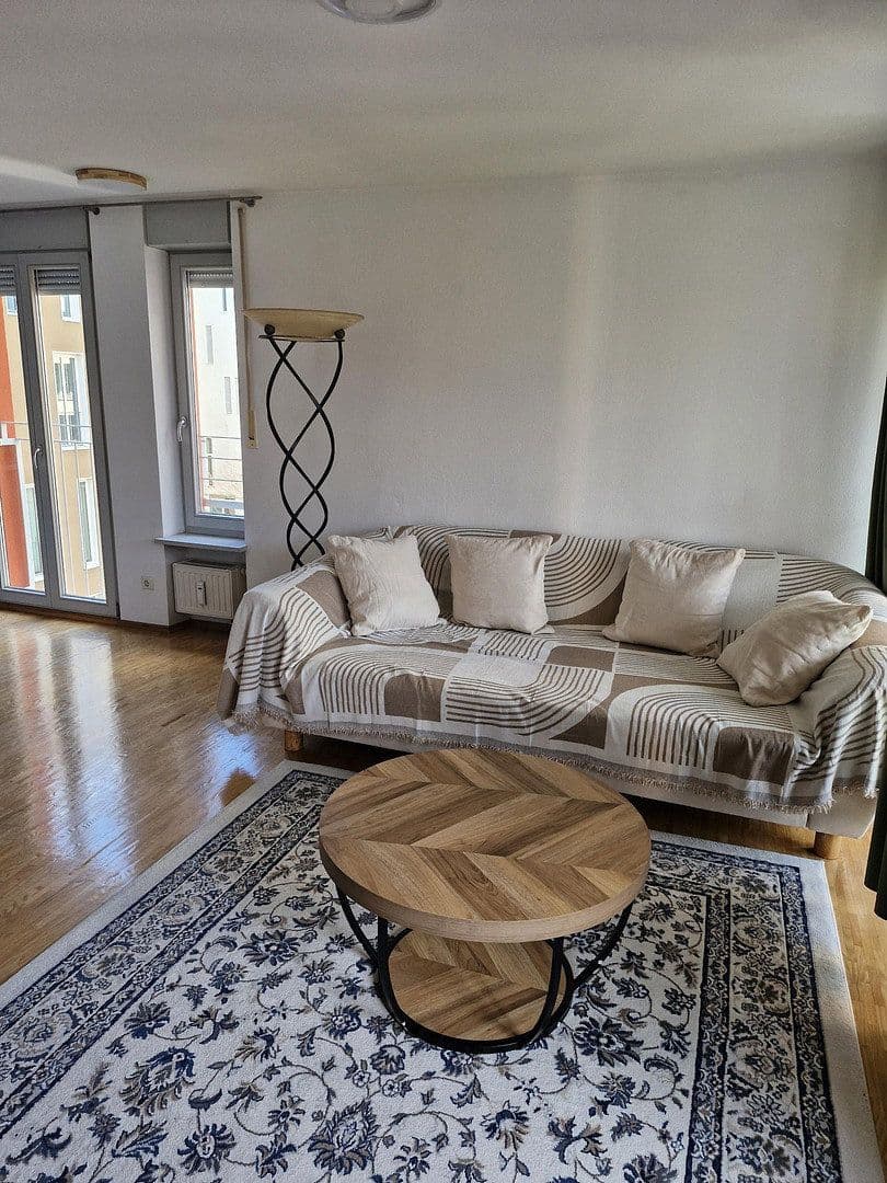 Prenájom bytu 2-izbový 51 m², München, Bavorsko Prenájom bytu 2-izbový 51 m², München, Bavorsko