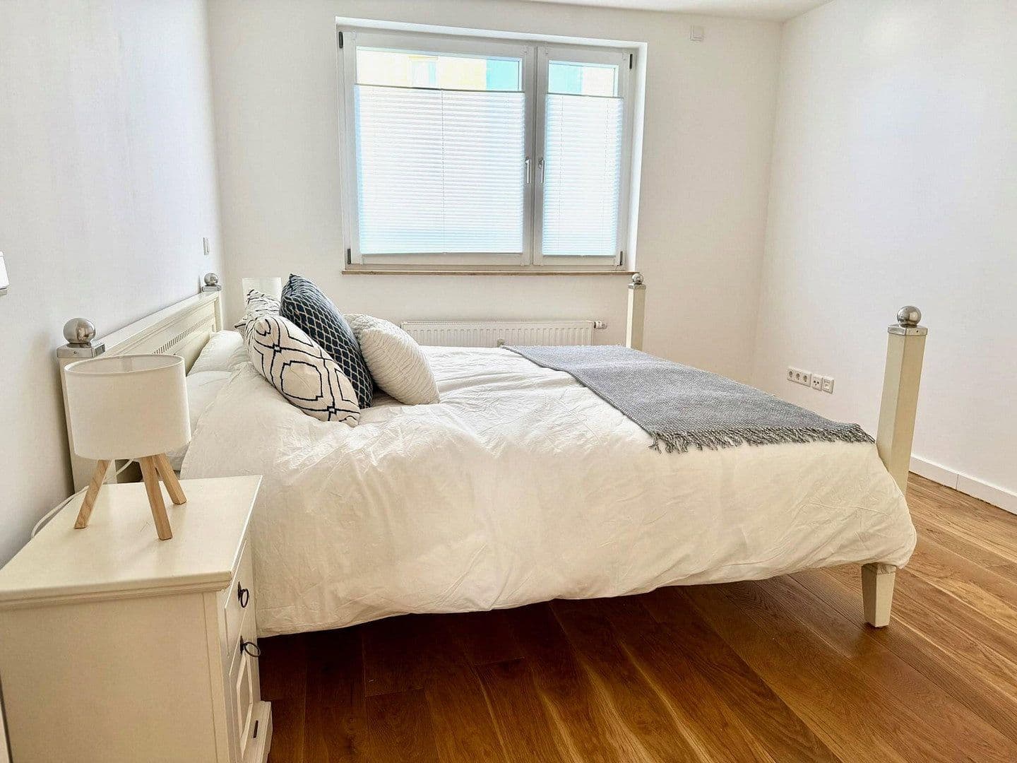 Prenájom bytu 3-izbový 70 m², München, Bavorsko Prenájom bytu 3-izbový 70 m², München, Bavorsko