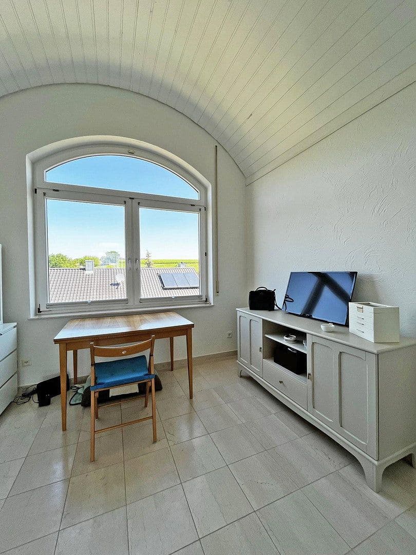 Prenájom bytu 3-izbový 89 m², Lauffen am Neckar, Bádensko-Wurttembersko Prenájom bytu 3-izbový 89 m², Lauffen am Neckar, Bádensko-Wurttembersko