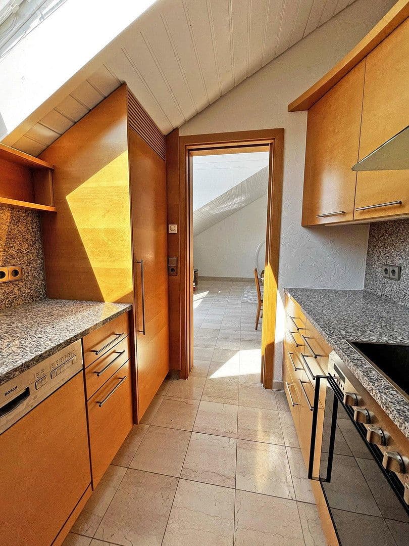Prenájom bytu 3-izbový 89 m², Lauffen am Neckar, Bádensko-Wurttembersko Prenájom bytu 3-izbový 89 m², Lauffen am Neckar, Bádensko-Wurttembersko
