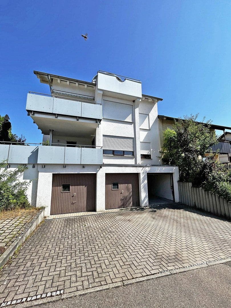 Prenájom bytu 3-izbový 89 m², Lauffen am Neckar, Bádensko-Wurttembersko Prenájom bytu 3-izbový 89 m², Lauffen am Neckar, Bádensko-Wurttembersko