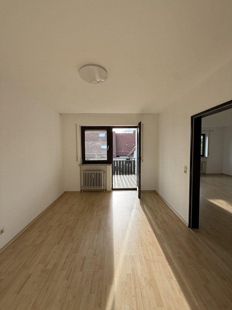 Prenájom bytu 3-izbový 107 m², Günzburg, Bavorsko Prenájom bytu 3-izbový 107 m², Günzburg, Bavorsko