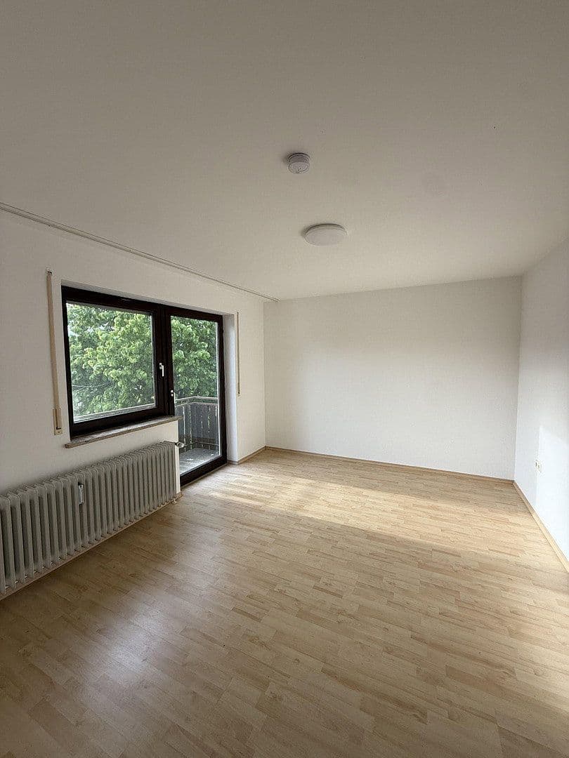 Prenájom bytu 3-izbový 107 m², Günzburg, Bavorsko Prenájom bytu 3-izbový 107 m², Günzburg, Bavorsko