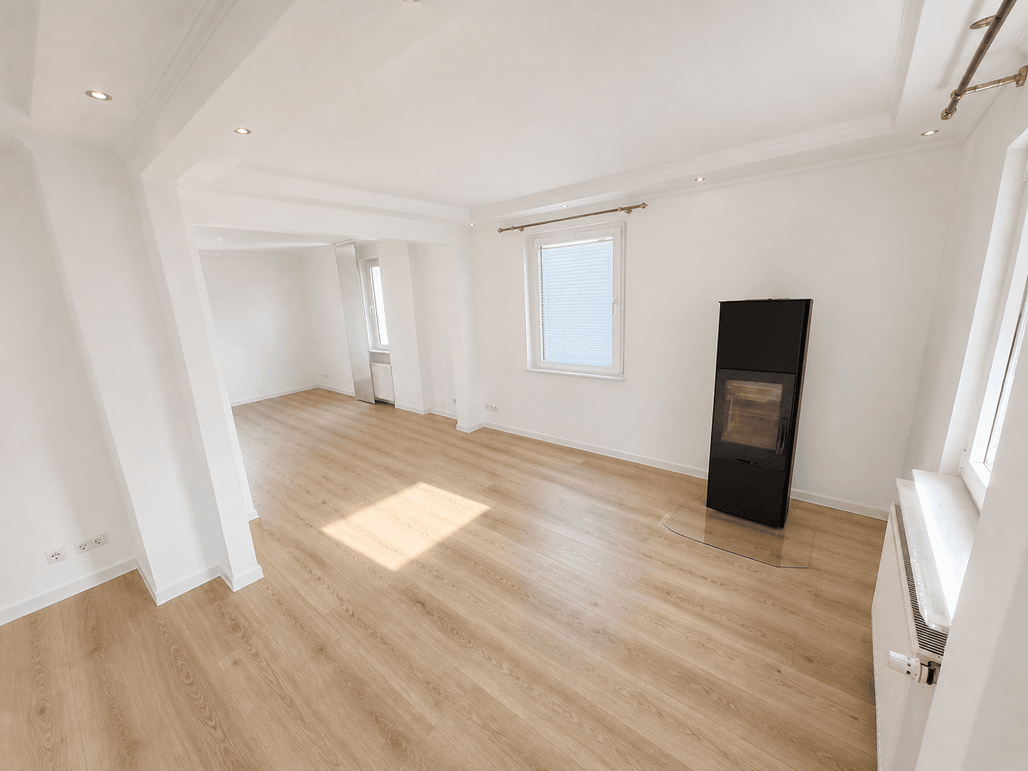 Prenájom bytu 3-izbový 118 m², Gerhart-Hauptmann-Straße 14, Neustadt am Rübenberge, Dolné Sasko Prenájom bytu 3-izbový 118 m², Gerhart-Hauptmann-Straße 14, Neustadt am Rübenberge, Dolné Sasko