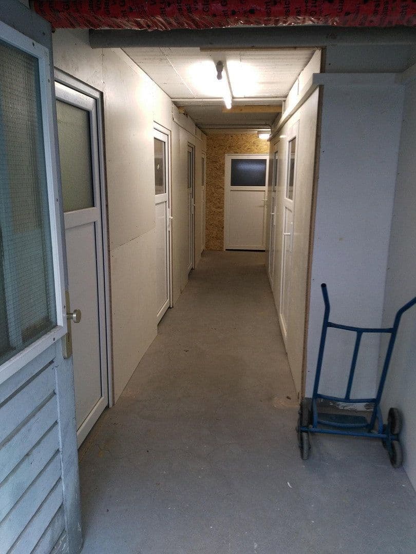 Prenájom nebytového priestoru 4 m², Stuttgart, Bádensko-Wurttembersko Prenájom nebytového priestoru 4 m², Stuttgart, Bádensko-Wurttembersko