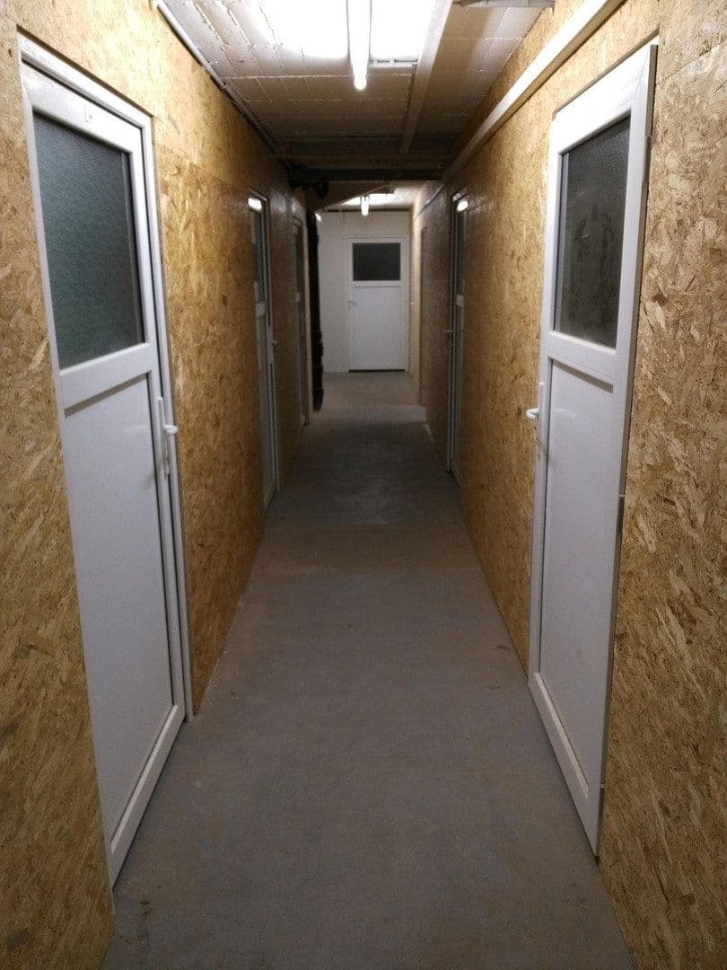 Prenájom nebytového priestoru 4 m², Stuttgart, Bádensko-Wurttembersko Prenájom nebytového priestoru 4 m², Stuttgart, Bádensko-Wurttembersko
