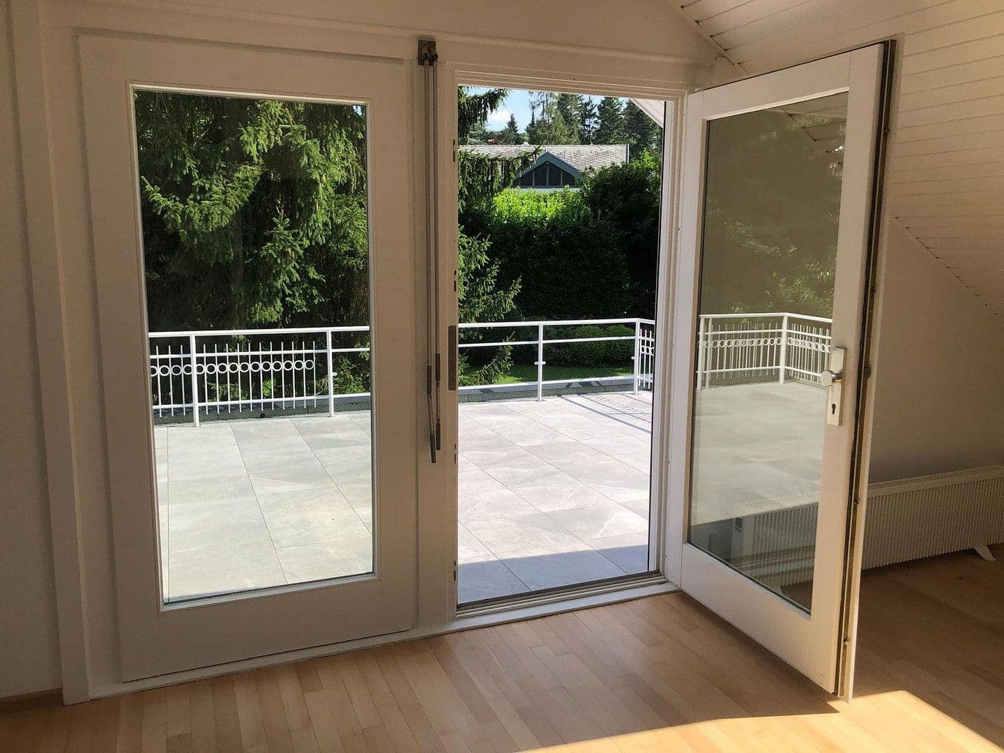 Prenájom domu 310 m², pozemek 1.650 m², Karlsruhe, Bádensko-Wurttembersko Prenájom domu 310 m², pozemek 1.650 m², Karlsruhe, Bádensko-Wurttembersko