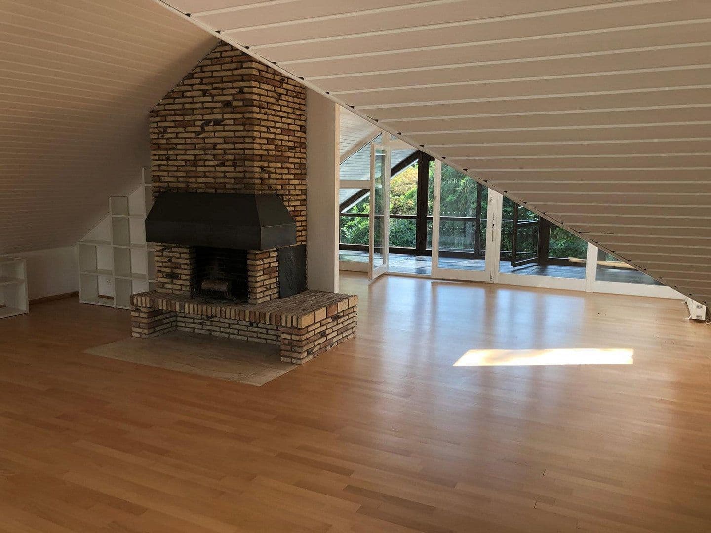 Prenájom domu 310 m², pozemek 1.650 m², Karlsruhe, Bádensko-Wurttembersko Prenájom domu 310 m², pozemek 1.650 m², Karlsruhe, Bádensko-Wurttembersko