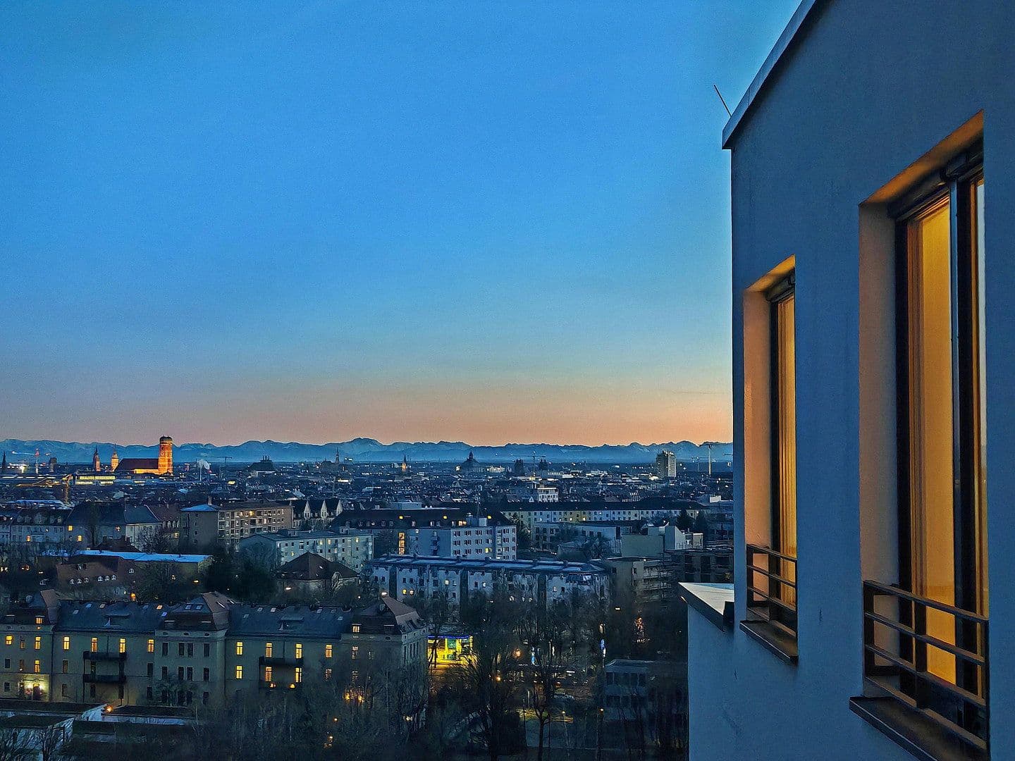 Prenájom bytu 4-izbový 171 m², München, Bavorsko Prenájom bytu 4-izbový 171 m², München, Bavorsko