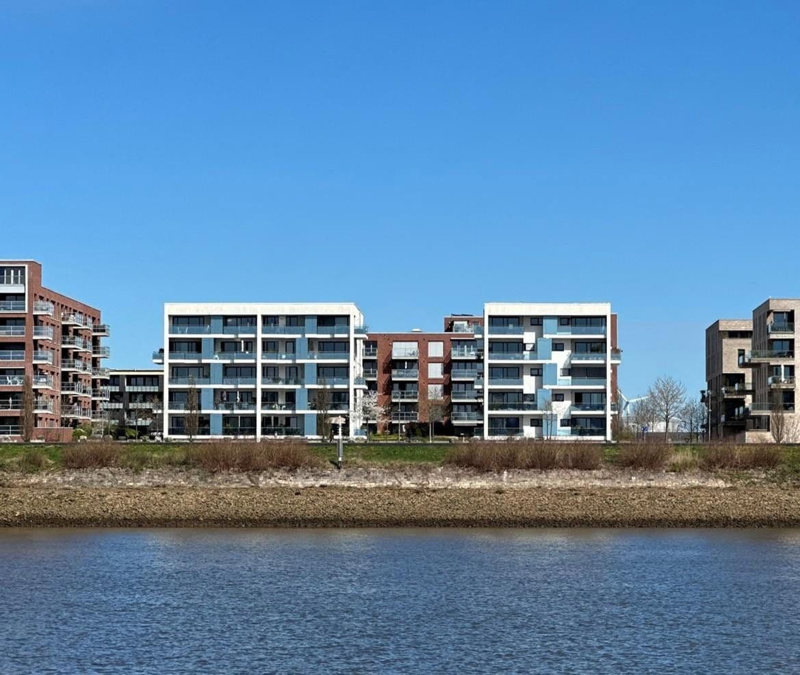 Predaj bytu 4-izbový 144 m², Bremen, Brémy Predaj bytu 4-izbový 144 m², Bremen, Brémy