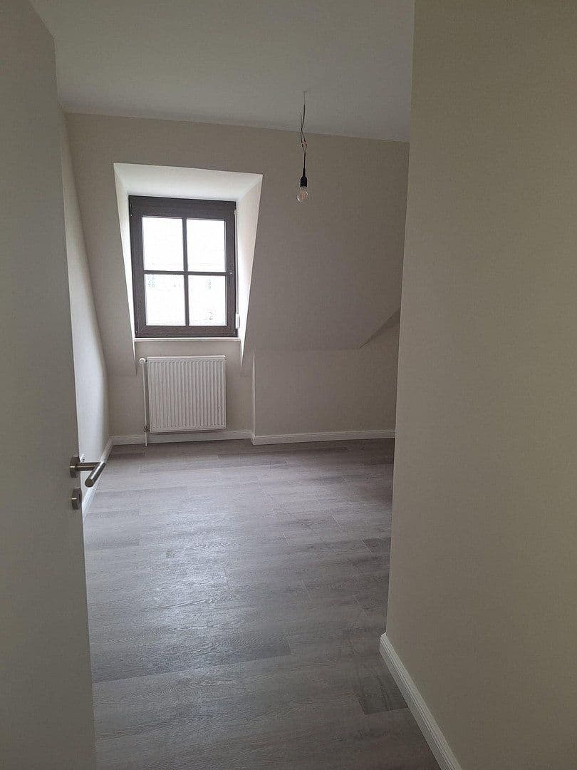 Prenájom bytu 3-izbový 76 m², Schmidtstraße 12, Rüdesheim am Rhein, Hesensko Prenájom bytu 3-izbový 76 m², Schmidtstraße 12, Rüdesheim am Rhein, Hesensko