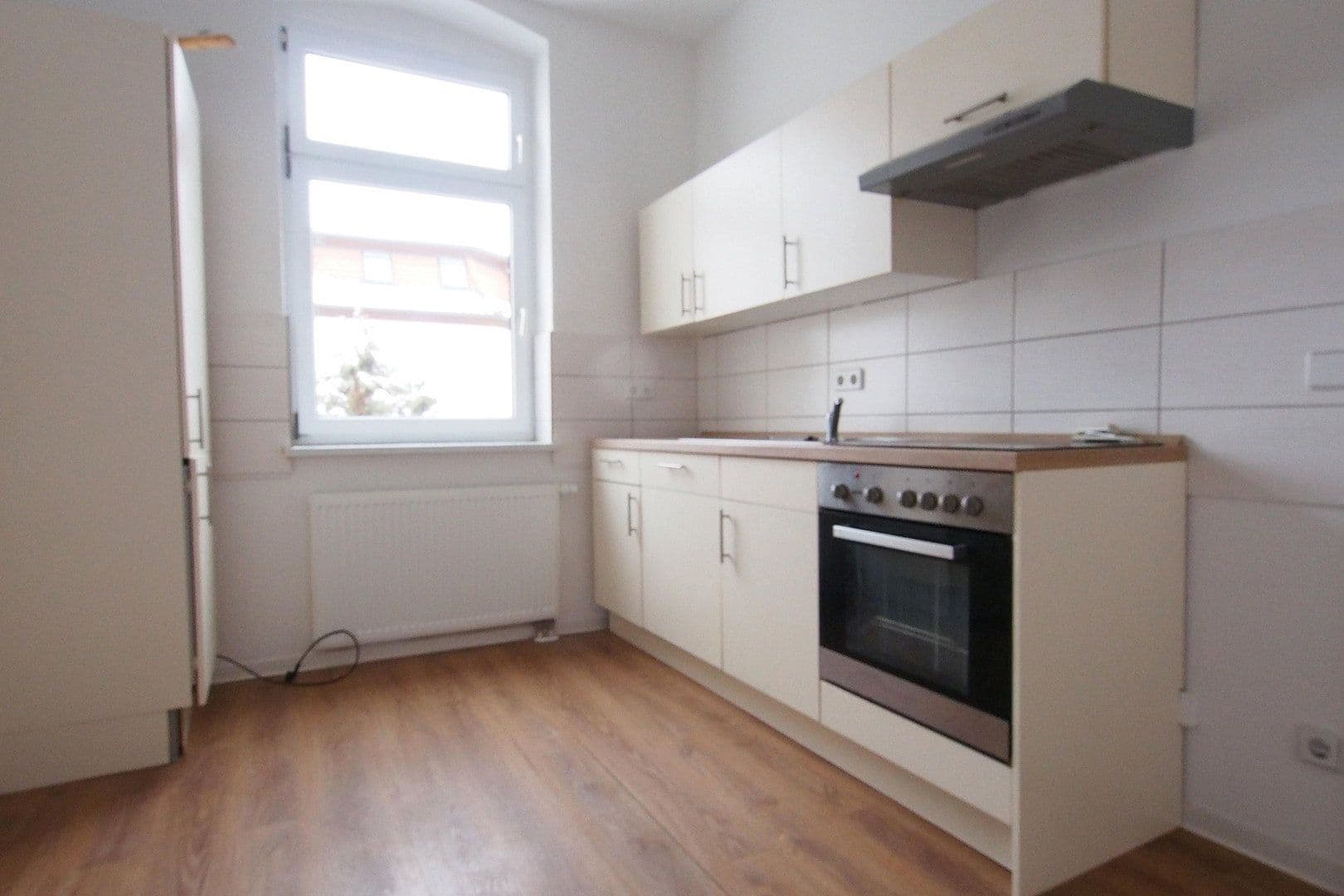 Prenájom bytu 3-izbový 83 m², Thomasiusstraße 40, Halle, Sasko-Anhaltsko Prenájom bytu 3-izbový 83 m², Thomasiusstraße 40, Halle, Sasko-Anhaltsko