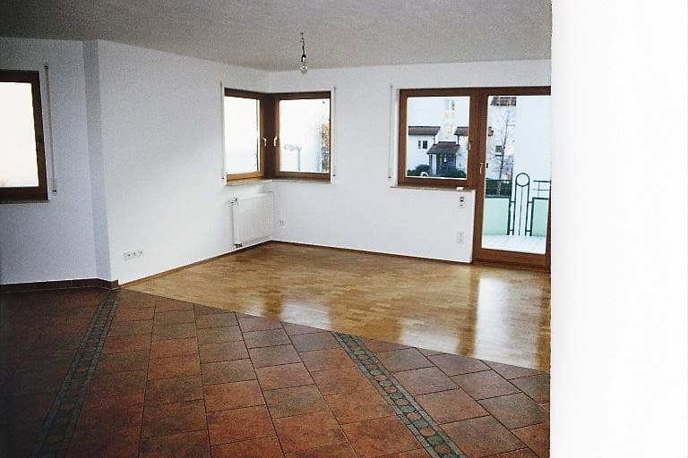 Prenájom bytu 4-izbový 115 m², Filderstadt, Bádensko-Wurttembersko Prenájom bytu 4-izbový 115 m², Filderstadt, Bádensko-Wurttembersko