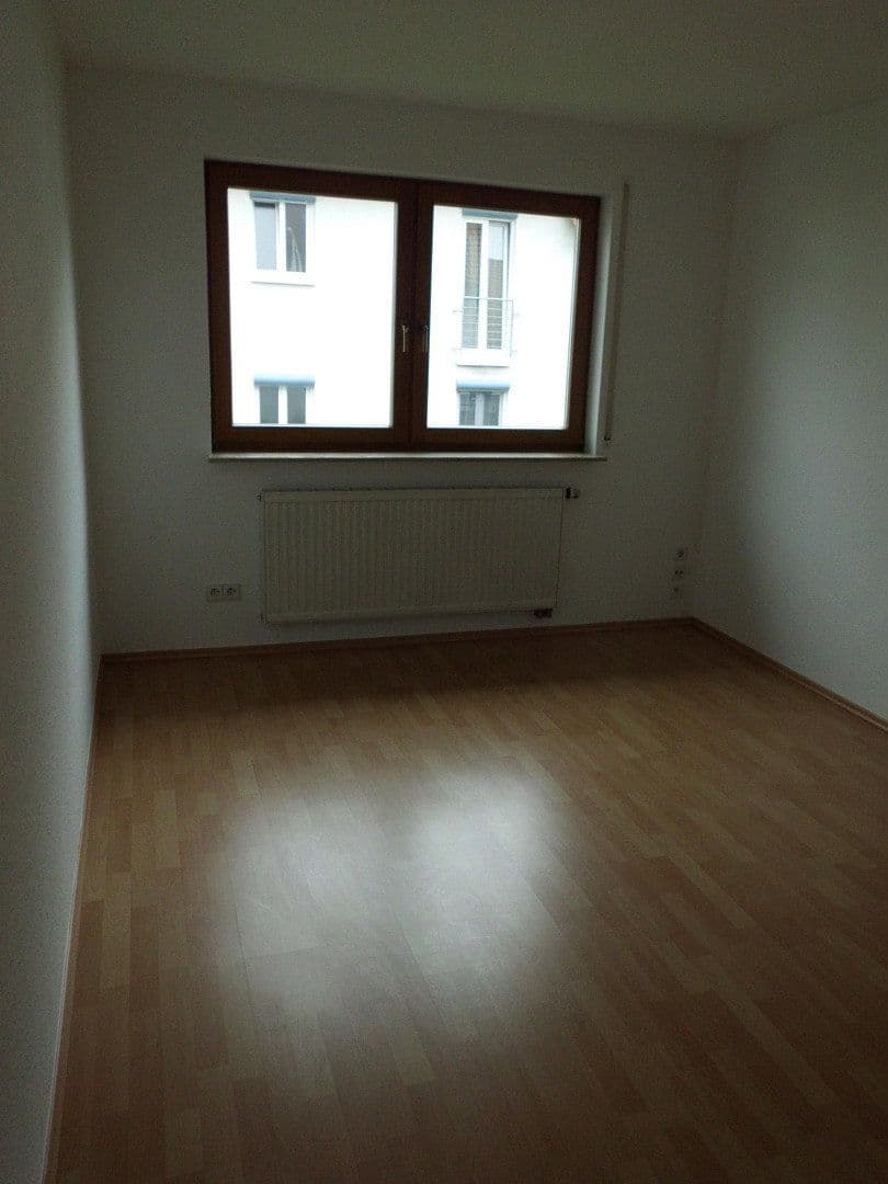 Prenájom bytu 4-izbový 115 m², Filderstadt, Bádensko-Wurttembersko Prenájom bytu 4-izbový 115 m², Filderstadt, Bádensko-Wurttembersko