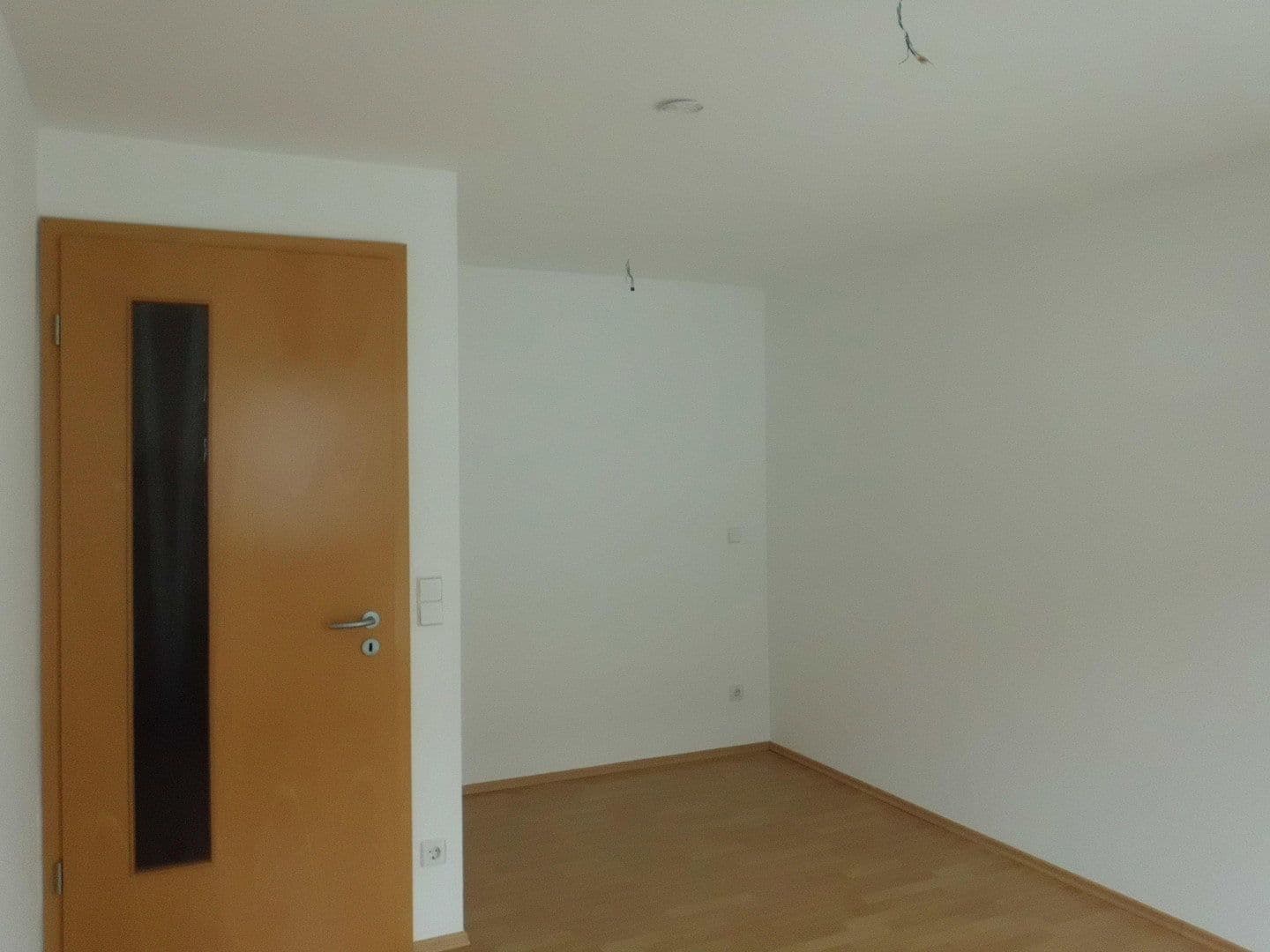 Prenájom bytu 4-izbový 115 m², Filderstadt, Bádensko-Wurttembersko Prenájom bytu 4-izbový 115 m², Filderstadt, Bádensko-Wurttembersko