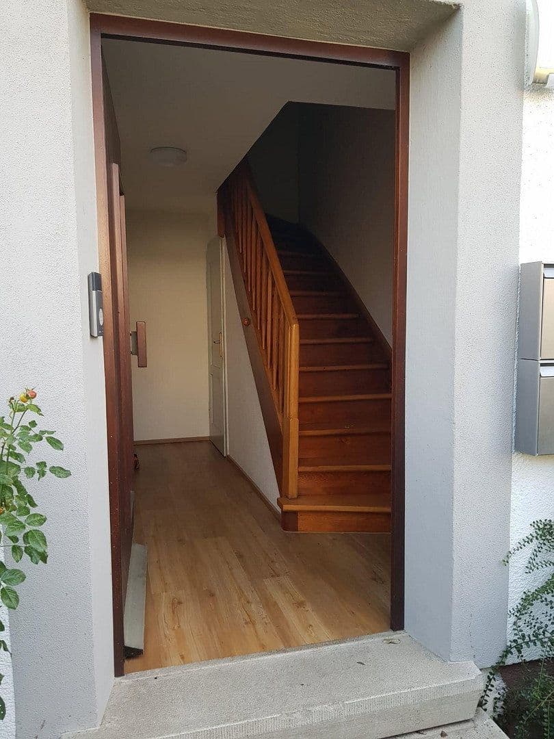 Predaj domu 145 m², pozemek 352 m², Herrenberg, Bádensko-Wurttembersko Predaj domu 145 m², pozemek 352 m², Herrenberg, Bádensko-Wurttembersko