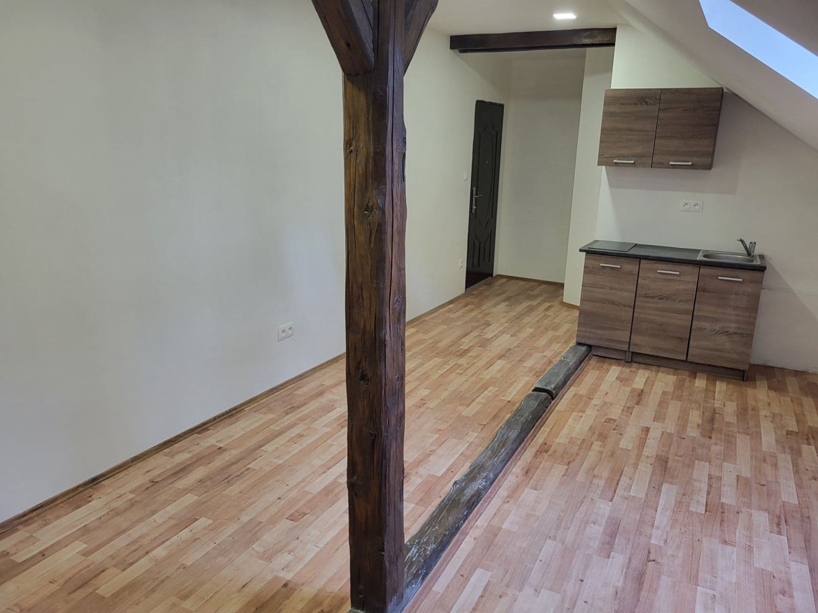 Prenájom bytu 1-izbový 29 m², Průmyslová, Strančice, Středočeský kraj Prenájom bytu 1-izbový 29 m², Průmyslová, Strančice, Středočeský kraj