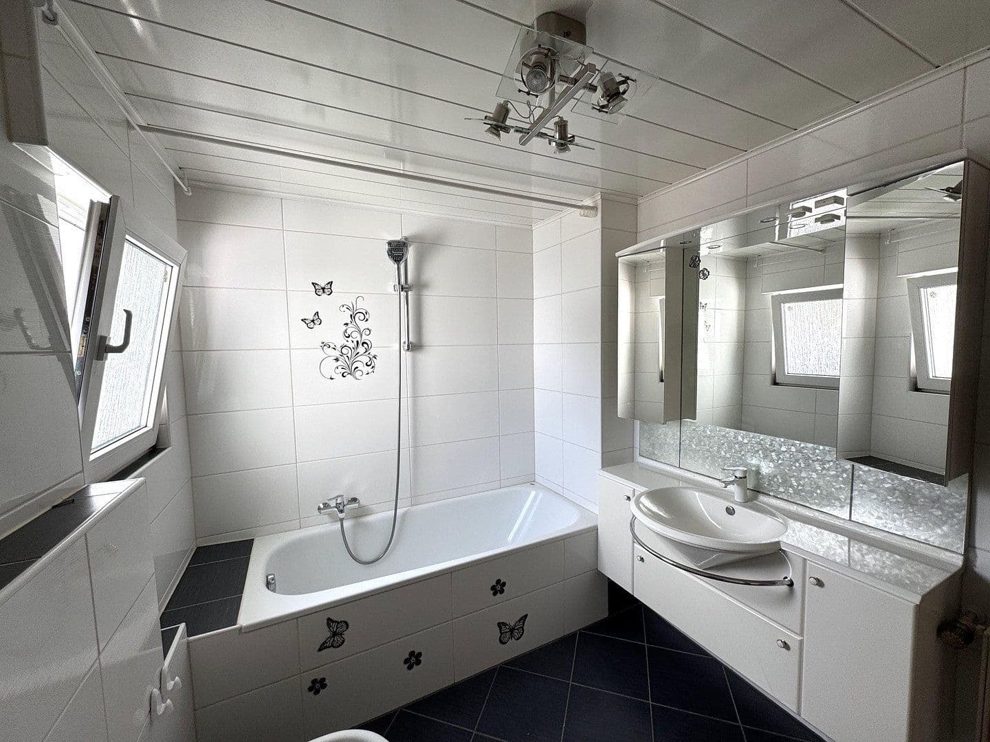 Predaj domu 124 m², pozemek 339 m², Karbachstr. 2, Neuwied, Porýnie-Falcko Predaj domu 124 m², pozemek 339 m², Karbachstr. 2, Neuwied, Porýnie-Falcko