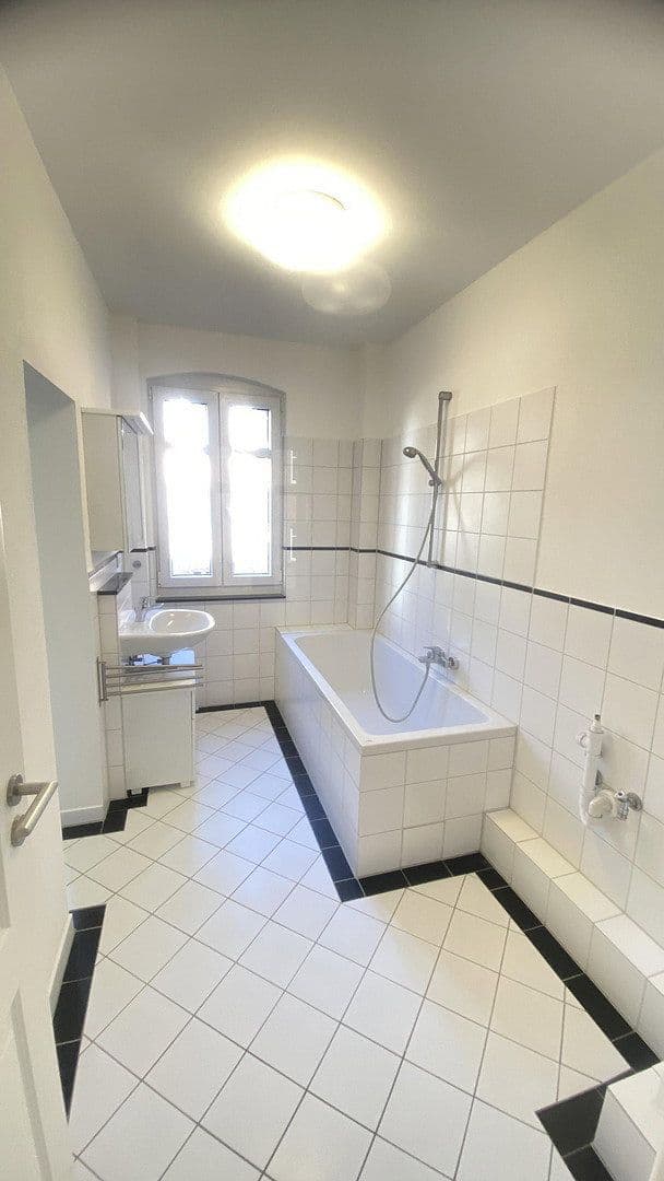 Prenájom bytu 3-izbový 60 m², Reichstr. 0, Nürnberg, Bavorsko Prenájom bytu 3-izbový 60 m², Reichstr. 0, Nürnberg, Bavorsko