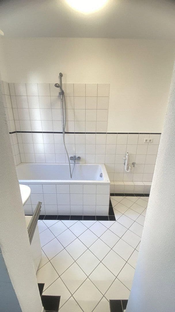 Prenájom bytu 3-izbový 60 m², Reichstr. 0, Nürnberg, Bavorsko Prenájom bytu 3-izbový 60 m², Reichstr. 0, Nürnberg, Bavorsko