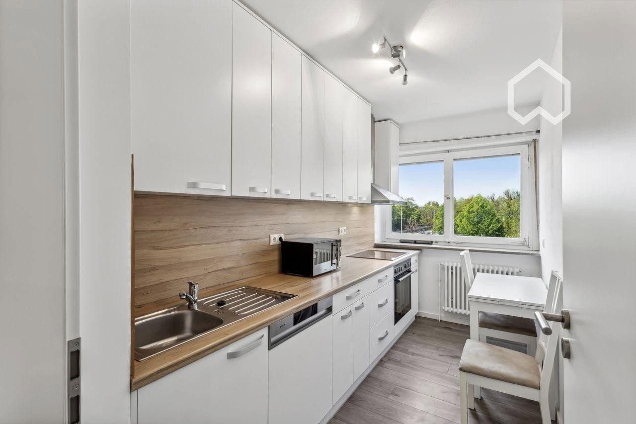 Prenájom bytu 1-izbový 80 m², Haunstetter Str 95, Augsburg, Bavorsko Prenájom bytu 1-izbový 80 m², Haunstetter Str 95, Augsburg, Bavorsko
