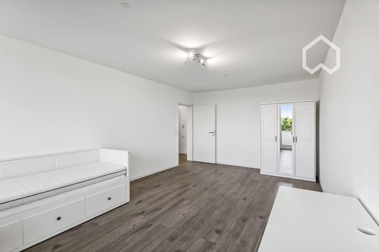 Prenájom bytu 1-izbový 80 m², Haunstetter Str 95, Augsburg, Bavorsko Prenájom bytu 1-izbový 80 m², Haunstetter Str 95, Augsburg, Bavorsko