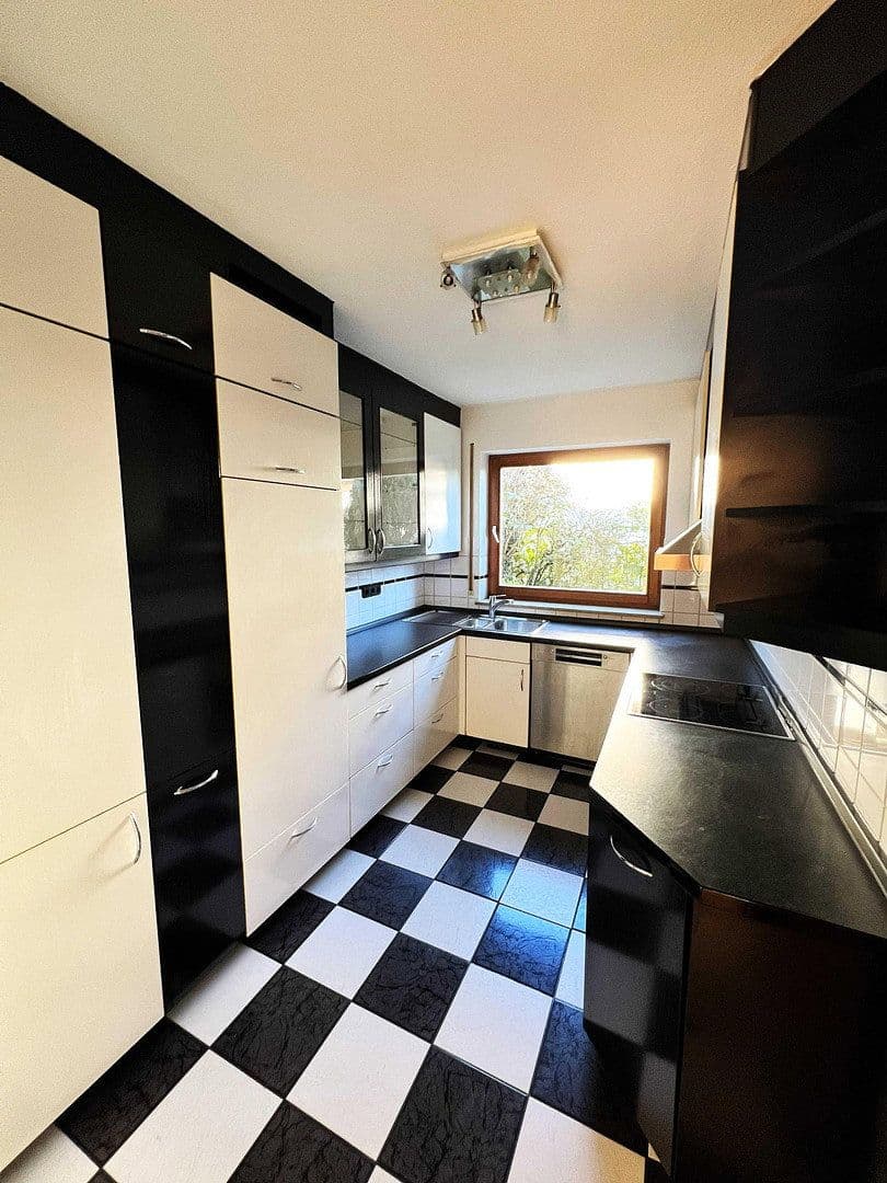 Predaj domu 151 m², pozemek 212 m², Schorndorf, Bádensko-Wurttembersko Predaj domu 151 m², pozemek 212 m², Schorndorf, Bádensko-Wurttembersko