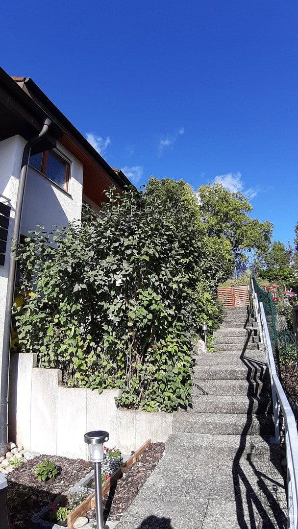 Predaj domu 151 m², pozemek 212 m², Schorndorf, Bádensko-Wurttembersko Predaj domu 151 m², pozemek 212 m², Schorndorf, Bádensko-Wurttembersko