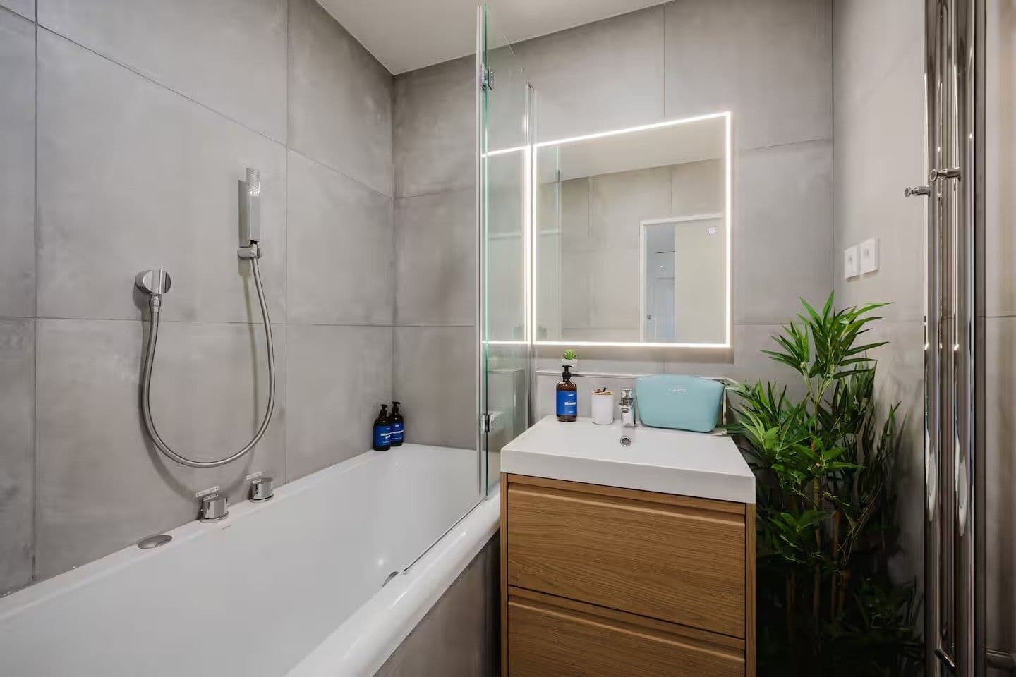 Prenájom bytu 3-izbový 67 m², Bítovská, Praha, Praha Prenájom bytu 3-izbový 67 m², Bítovská, Praha, Praha