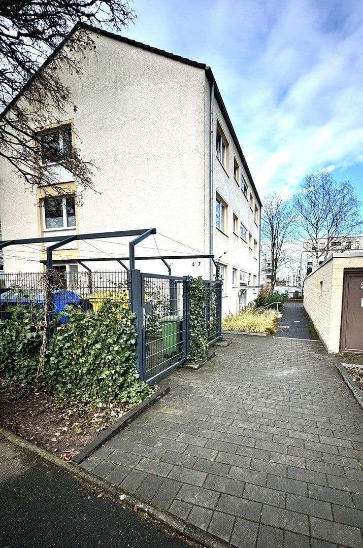 Prenájom bytu 3-izbový 82 m², Paracelsusstraße 7, Bonn, Severné Porýnie - Westfálsko Prenájom bytu 3-izbový 82 m², Paracelsusstraße 7, Bonn, Severné Porýnie - Westfálsko
