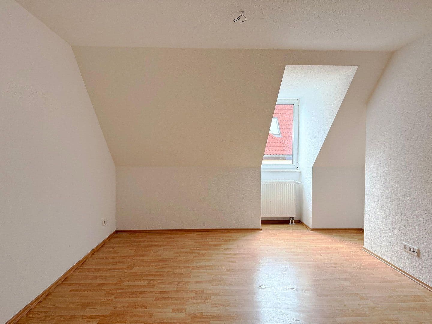Prenájom bytu 4-izbový 91 m², Wernsdorfer Straße 7, Berlin Schmöckwitz, Berlín Prenájom bytu 4-izbový 91 m², Wernsdorfer Straße 7, Berlin Schmöckwitz, Berlín