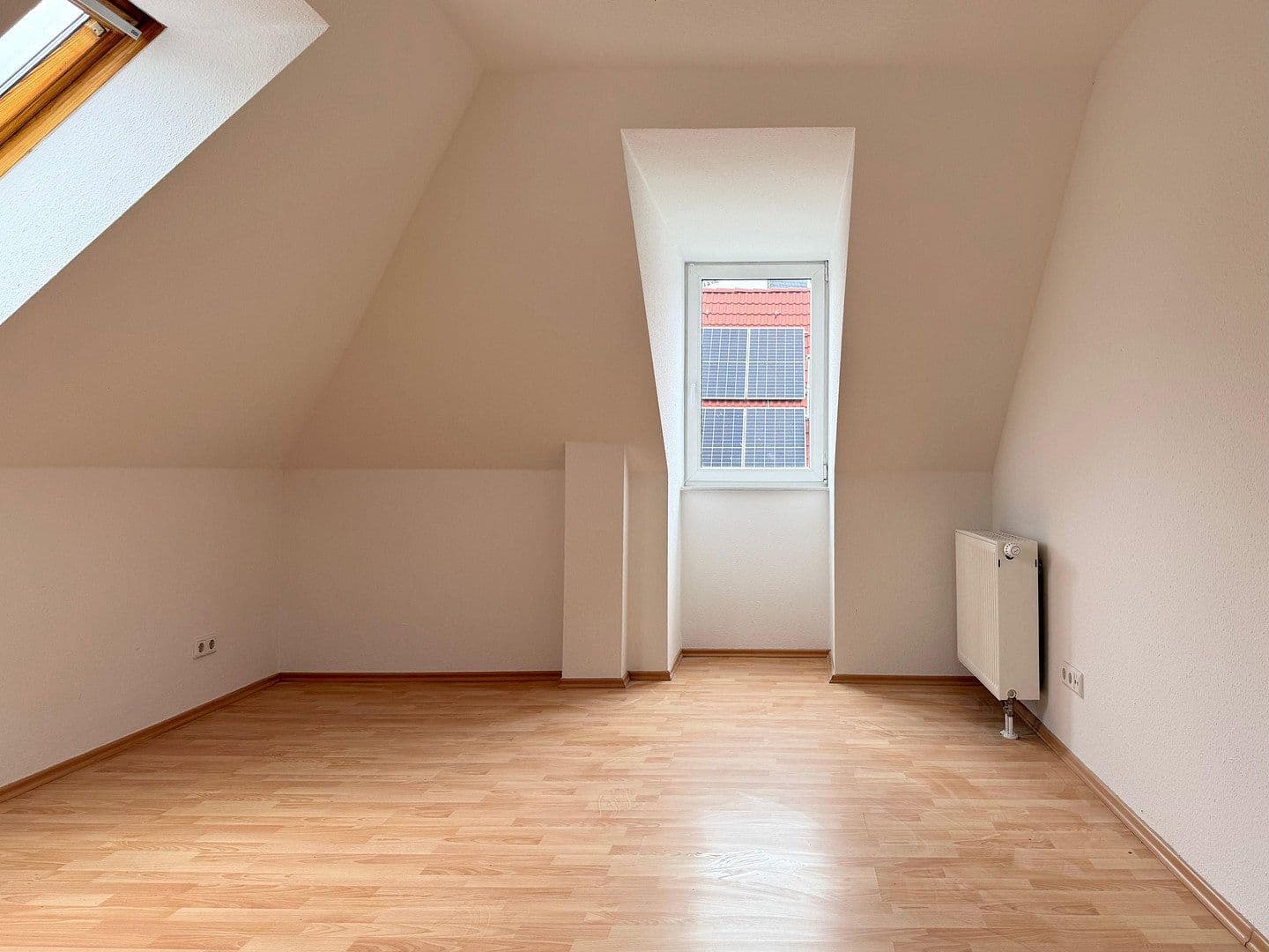 Prenájom bytu 4-izbový 91 m², Wernsdorfer Straße 7, Berlin Schmöckwitz, Berlín Prenájom bytu 4-izbový 91 m², Wernsdorfer Straße 7, Berlin Schmöckwitz, Berlín