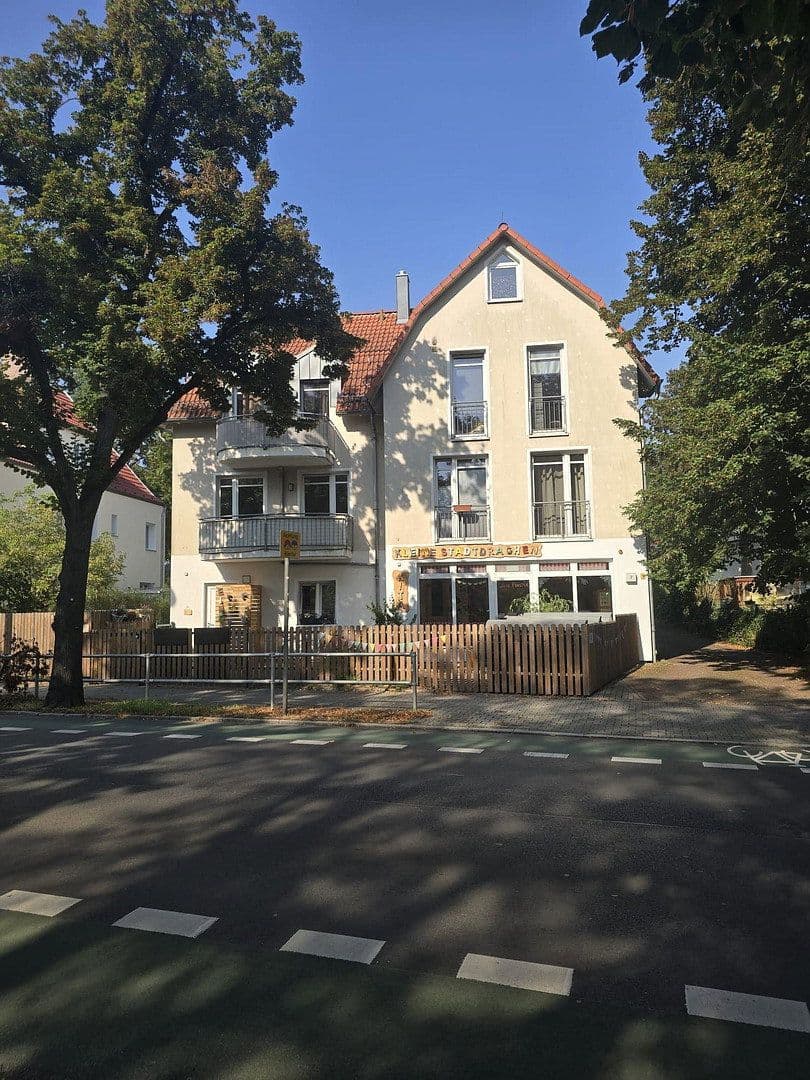 Prenájom bytu 4-izbový 91 m², Wernsdorfer Straße 7, Berlin Schmöckwitz, Berlín Prenájom bytu 4-izbový 91 m², Wernsdorfer Straße 7, Berlin Schmöckwitz, Berlín