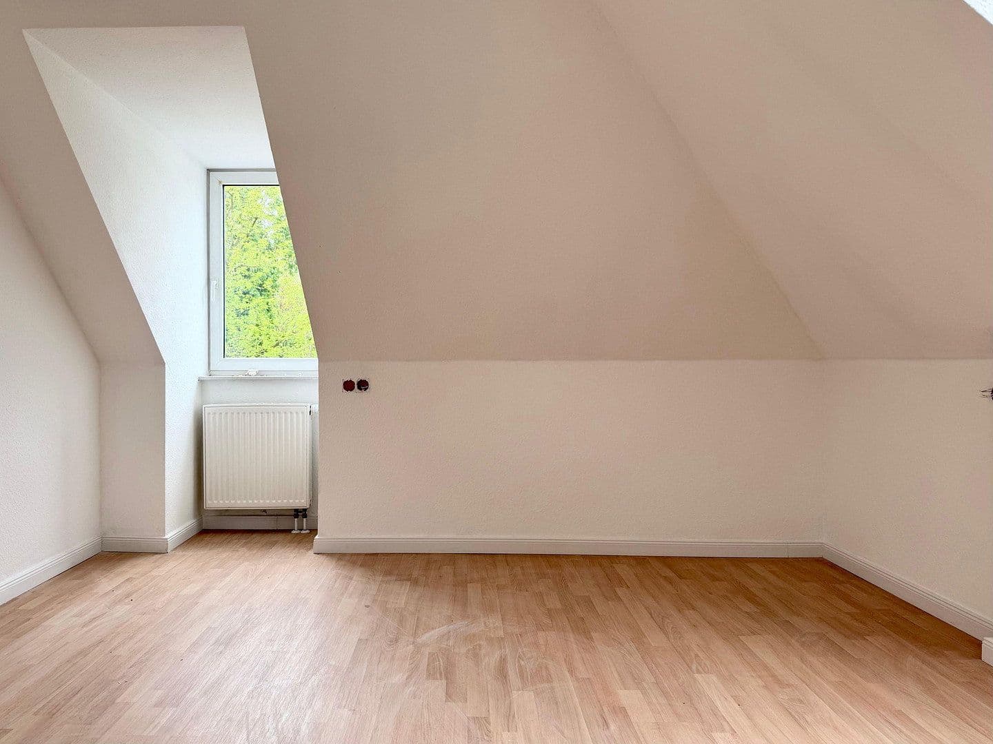 Prenájom bytu 4-izbový 91 m², Wernsdorfer Straße 7, Berlin Schmöckwitz, Berlín Prenájom bytu 4-izbový 91 m², Wernsdorfer Straße 7, Berlin Schmöckwitz, Berlín