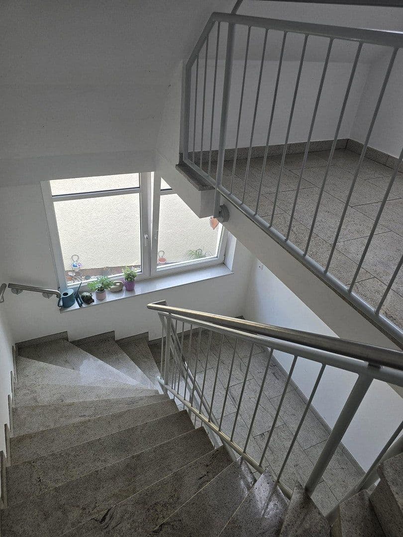 Prenájom bytu 4-izbový 91 m², Wernsdorfer Straße 7, Berlin Schmöckwitz, Berlín Prenájom bytu 4-izbový 91 m², Wernsdorfer Straße 7, Berlin Schmöckwitz, Berlín