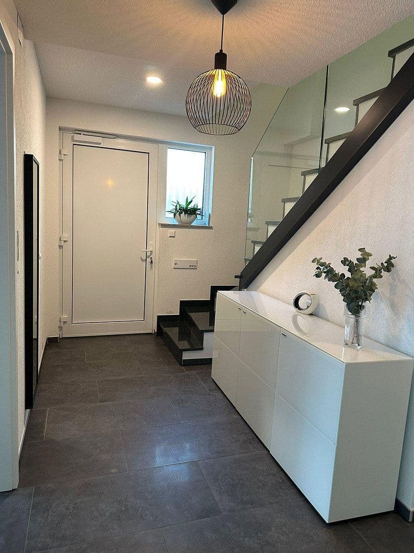 Predaj domu 154 m², pozemek 450 m², Nürtingen, Bádensko-Wurttembersko Predaj domu 154 m², pozemek 450 m², Nürtingen, Bádensko-Wurttembersko