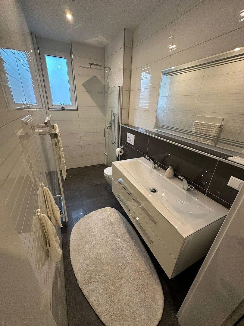 Predaj domu 154 m², pozemek 450 m², Nürtingen, Bádensko-Wurttembersko Predaj domu 154 m², pozemek 450 m², Nürtingen, Bádensko-Wurttembersko