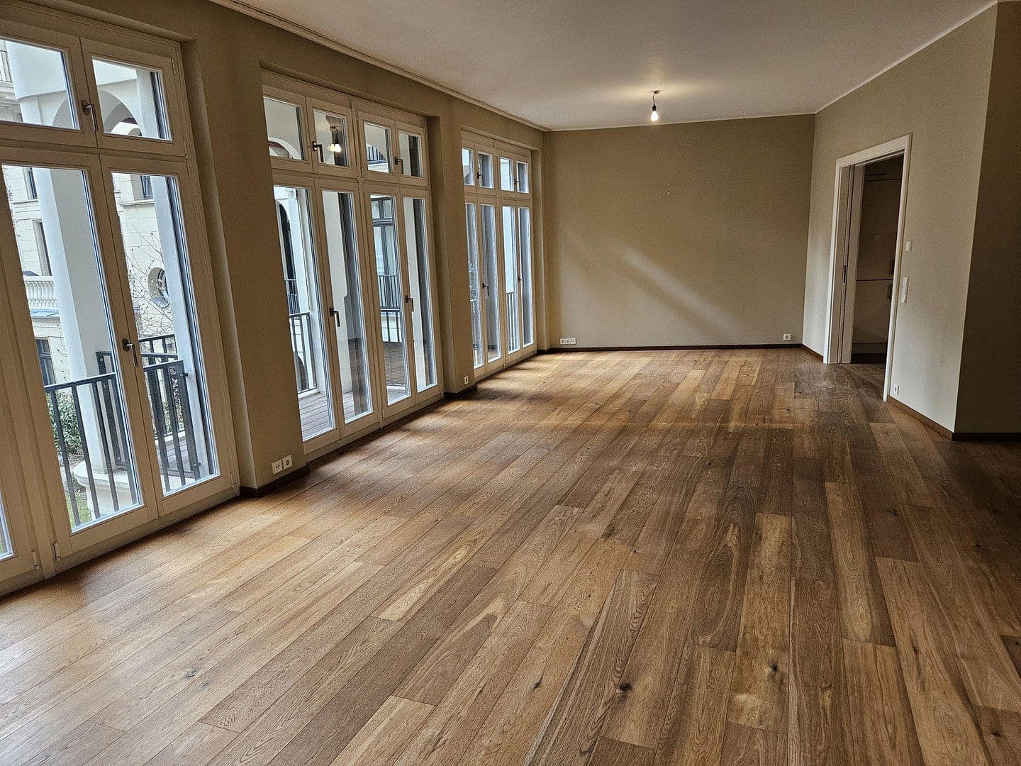 Predaj bytu 4-izbový 130 m², Neue Grünstraße 2, Berlin, Berlín Predaj bytu 4-izbový 130 m², Neue Grünstraße 2, Berlin, Berlín