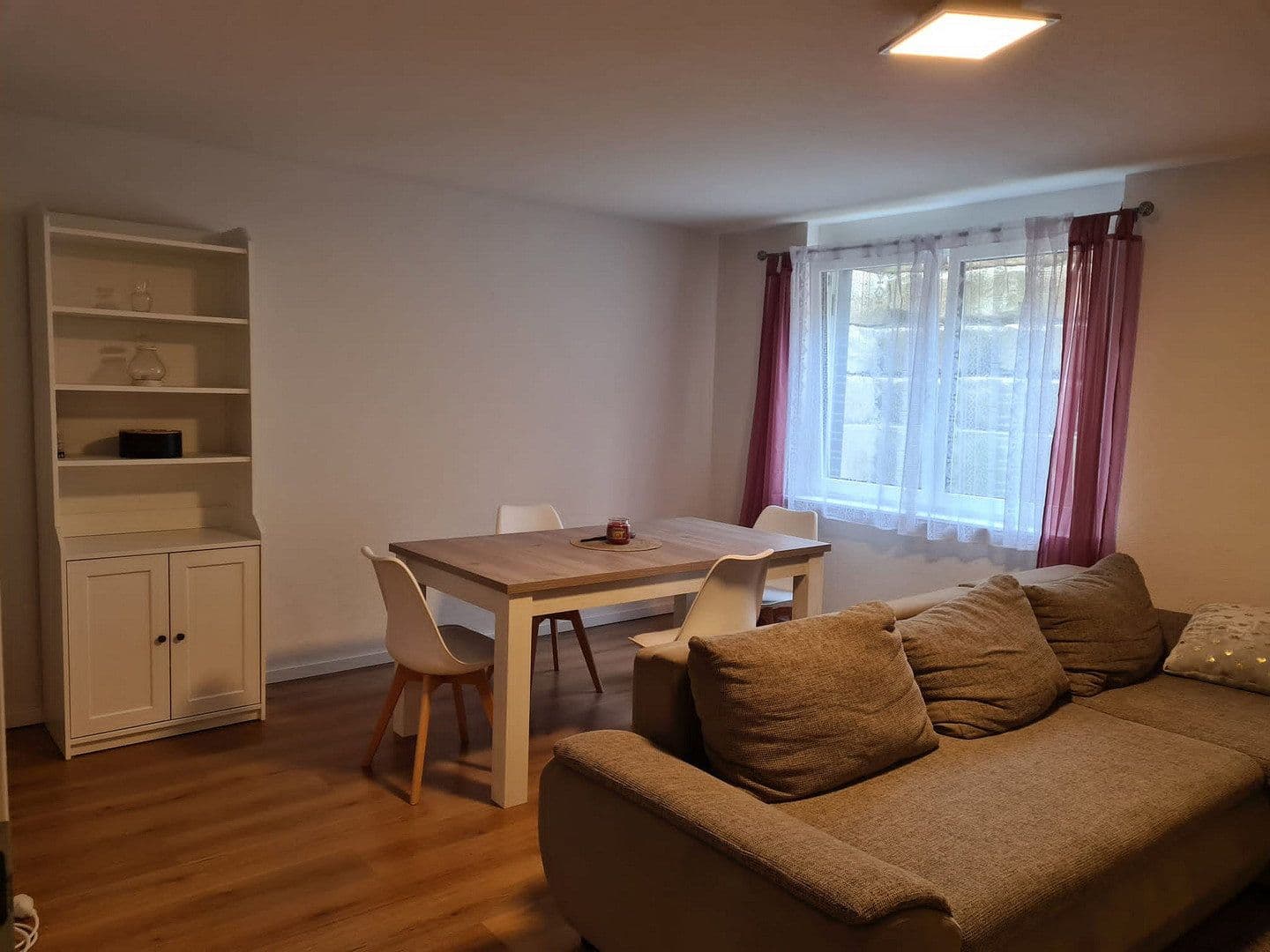 Prenájom bytu 2-izbový 55 m², Holzgerlingen, Bádensko-Wurttembersko Prenájom bytu 2-izbový 55 m², Holzgerlingen, Bádensko-Wurttembersko