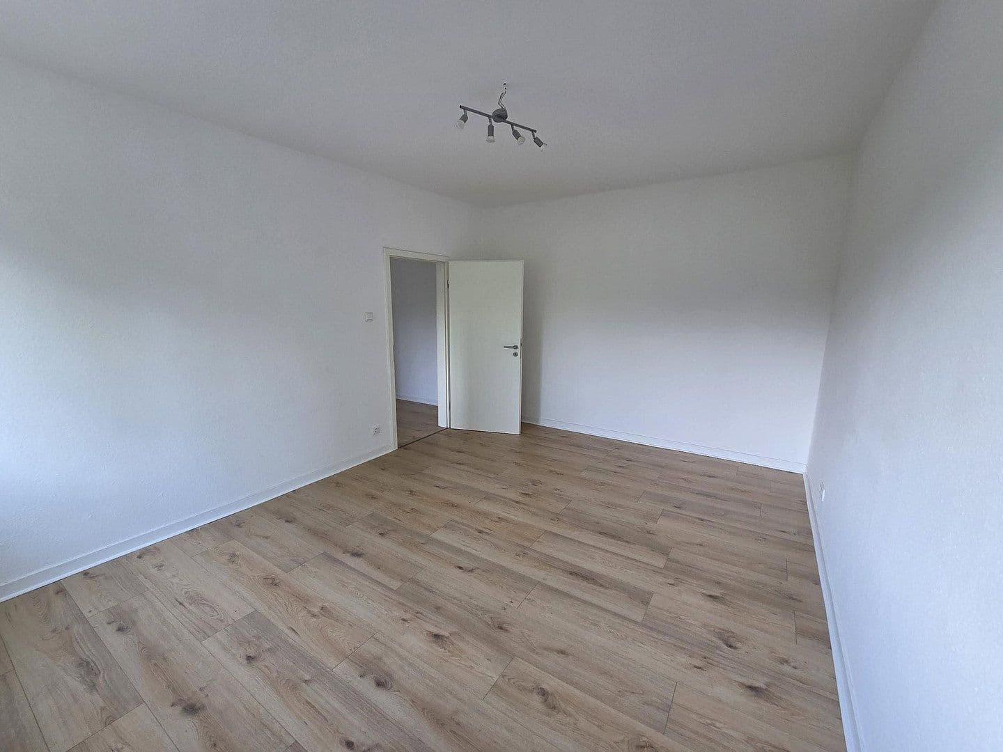Prenájom bytu 2-izbový 43 m², Hülser Str. 169, Krefeld, Severné Porýnie - Westfálsko Prenájom bytu 2-izbový 43 m², Hülser Str. 169, Krefeld, Severné Porýnie - Westfálsko