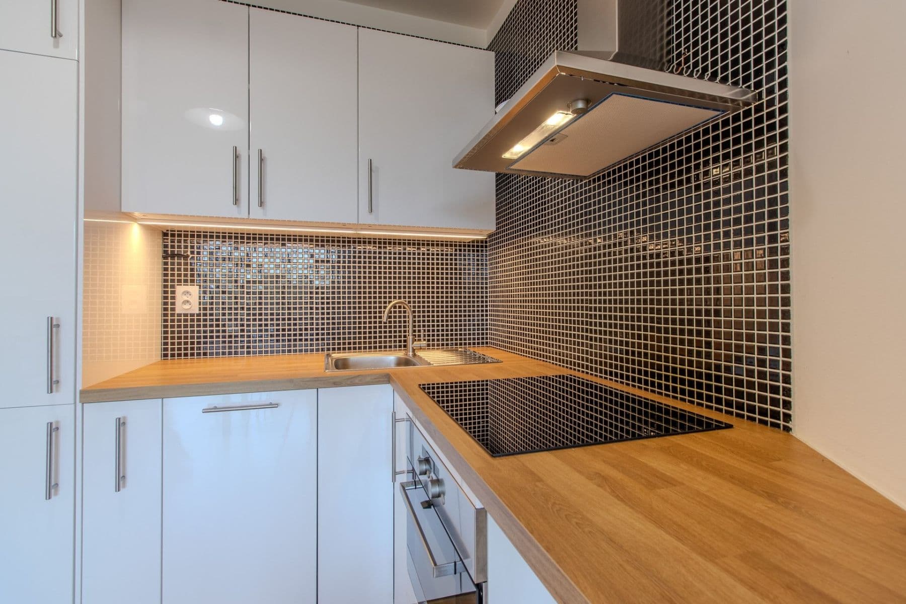 Prenájom bytu 2-izbový 52 m², Na Císařce, Praha, Praha Prenájom bytu 2-izbový 52 m², Na Císařce, Praha, Praha