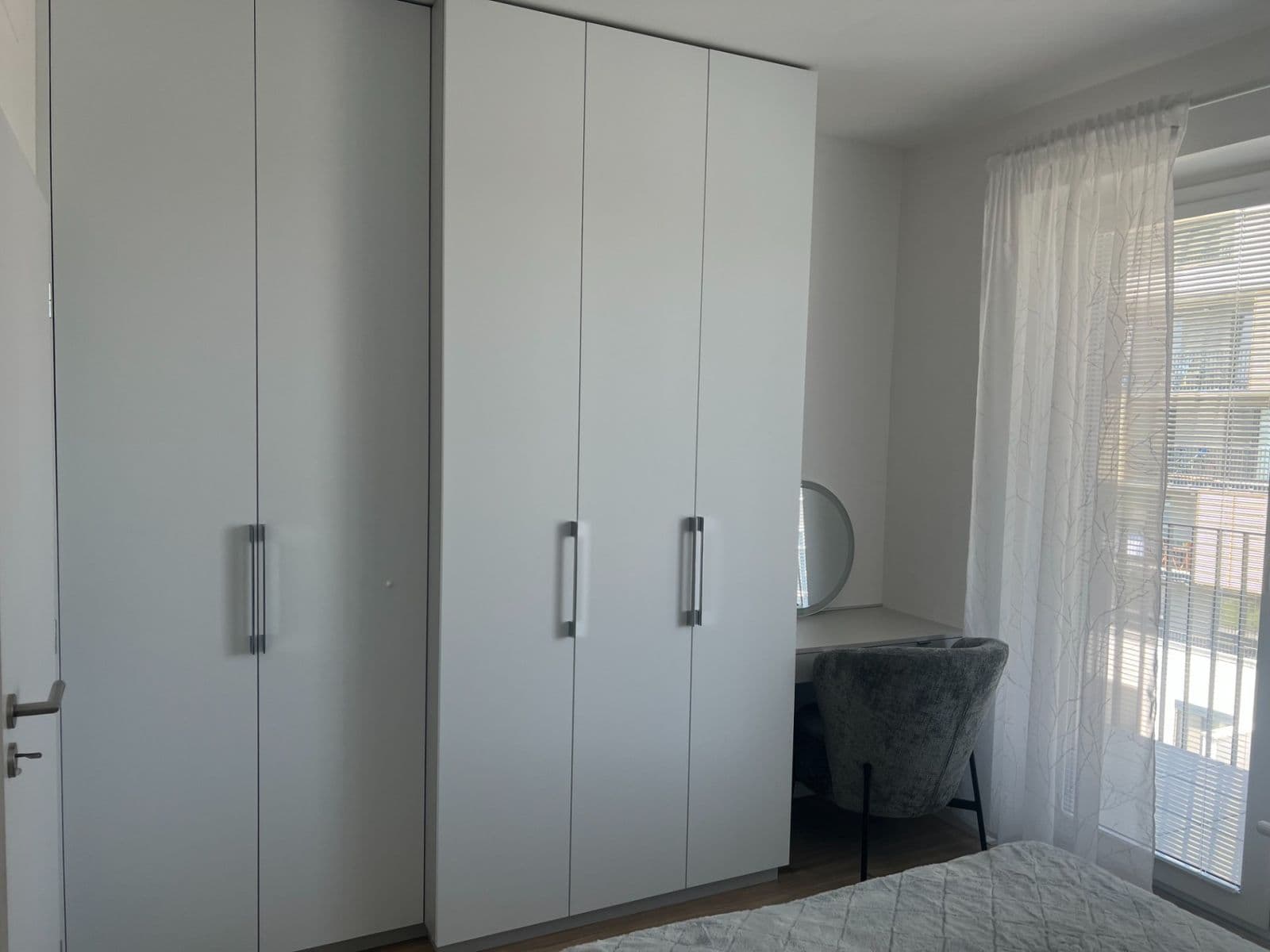 Prenájom bytu 2-izbový 57 m², Fialová, Petržalka, Bratislavský kraj Prenájom bytu 2-izbový 57 m², Fialová, Petržalka, Bratislavský kraj