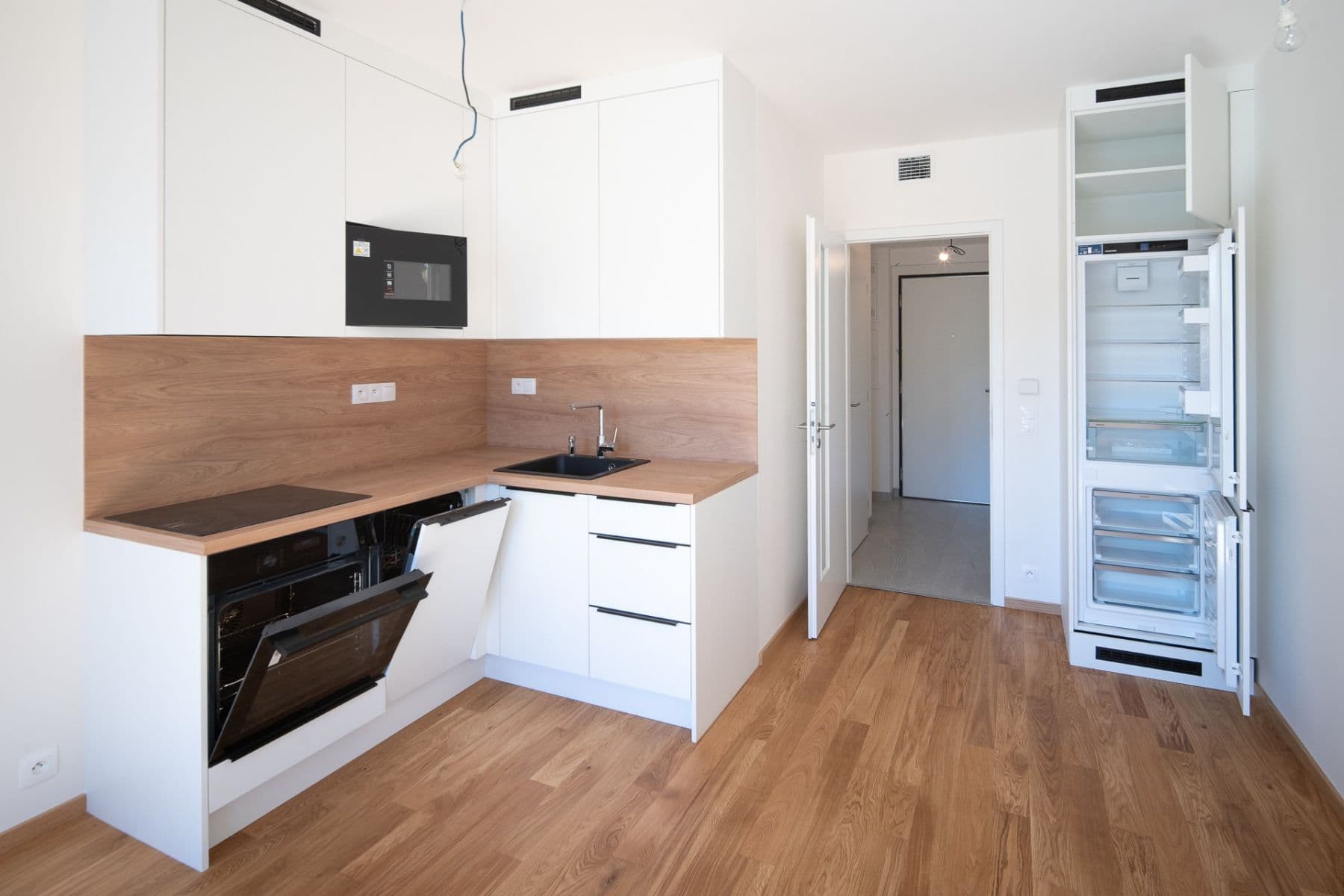 Prenájom bytu 1-izbový 30 m², Komárkova, Praha, Praha Prenájom bytu 1-izbový 30 m², Komárkova, Praha, Praha