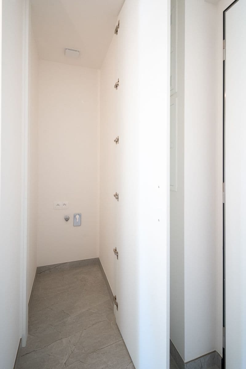 Prenájom bytu 1-izbový 30 m², Komárkova, Praha, Praha Prenájom bytu 1-izbový 30 m², Komárkova, Praha, Praha
