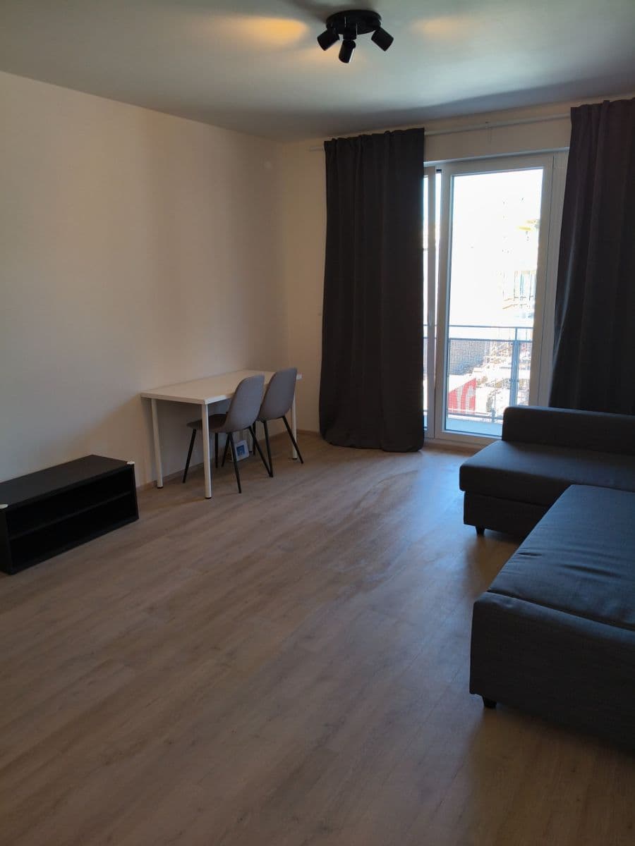 Prenájom bytu 1-izbový 35 m², Bukačova, Praha, Praha Prenájom bytu 1-izbový 35 m², Bukačova, Praha, Praha
