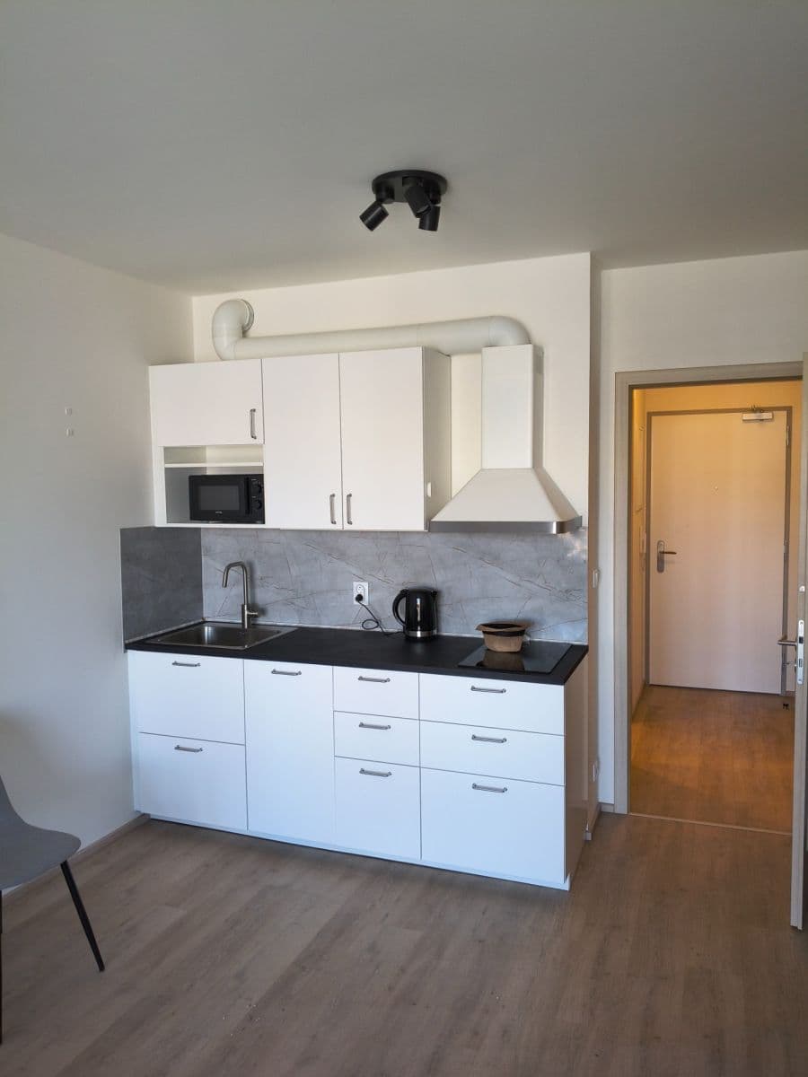 Prenájom bytu 1-izbový 35 m², Bukačova, Praha, Praha Prenájom bytu 1-izbový 35 m², Bukačova, Praha, Praha