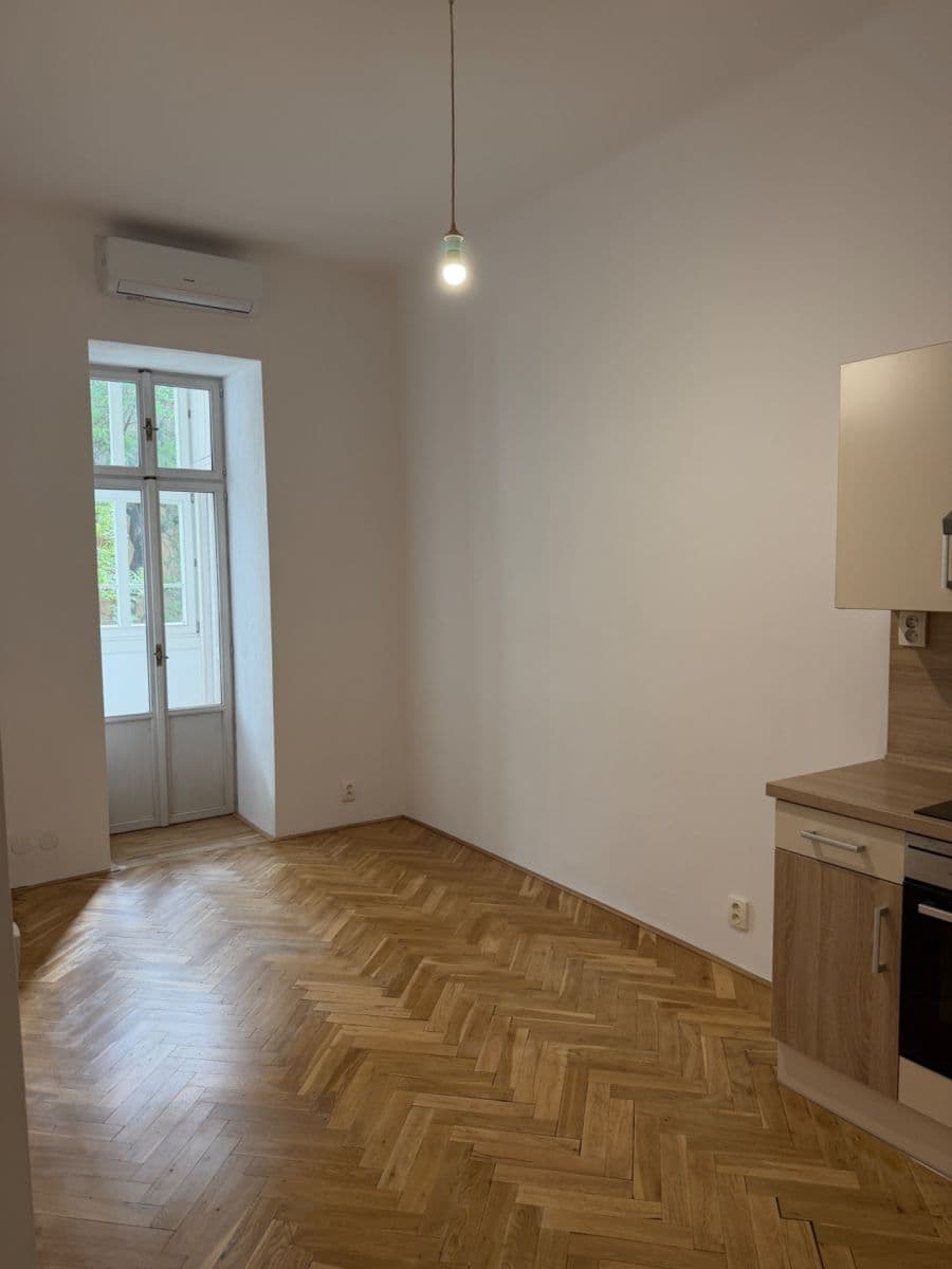 Prenájom bytu 1-izbový 45 m², Dukelských hrdinů, Praha, Praha Prenájom bytu 1-izbový 45 m², Dukelských hrdinů, Praha, Praha