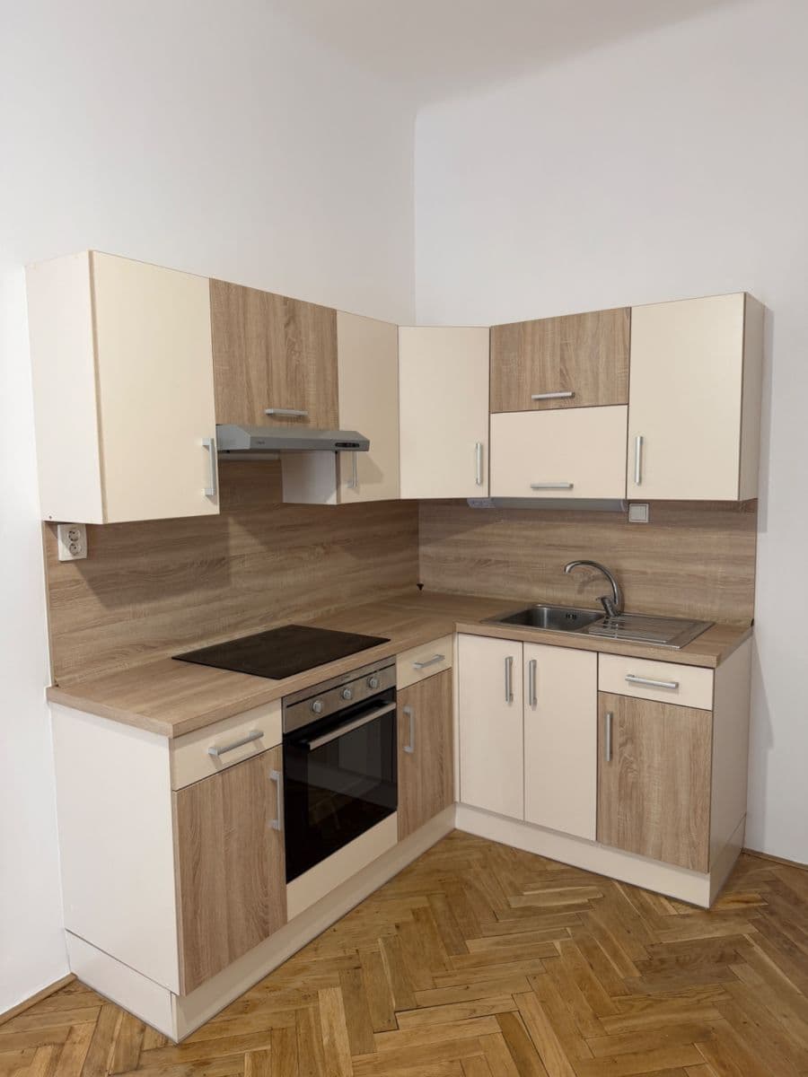 Prenájom bytu 1-izbový 45 m², Dukelských hrdinů, Praha, Praha Prenájom bytu 1-izbový 45 m², Dukelských hrdinů, Praha, Praha